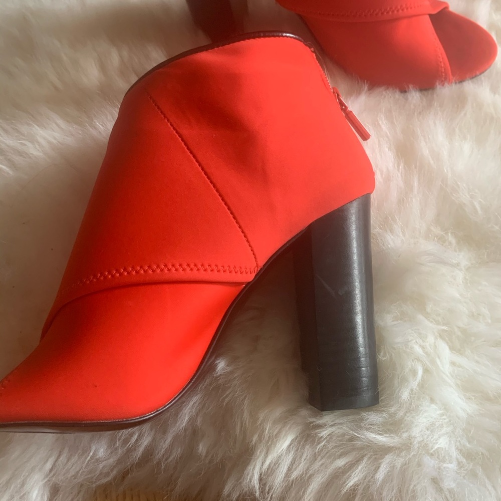 Open toe booties - Picture 3 of 6